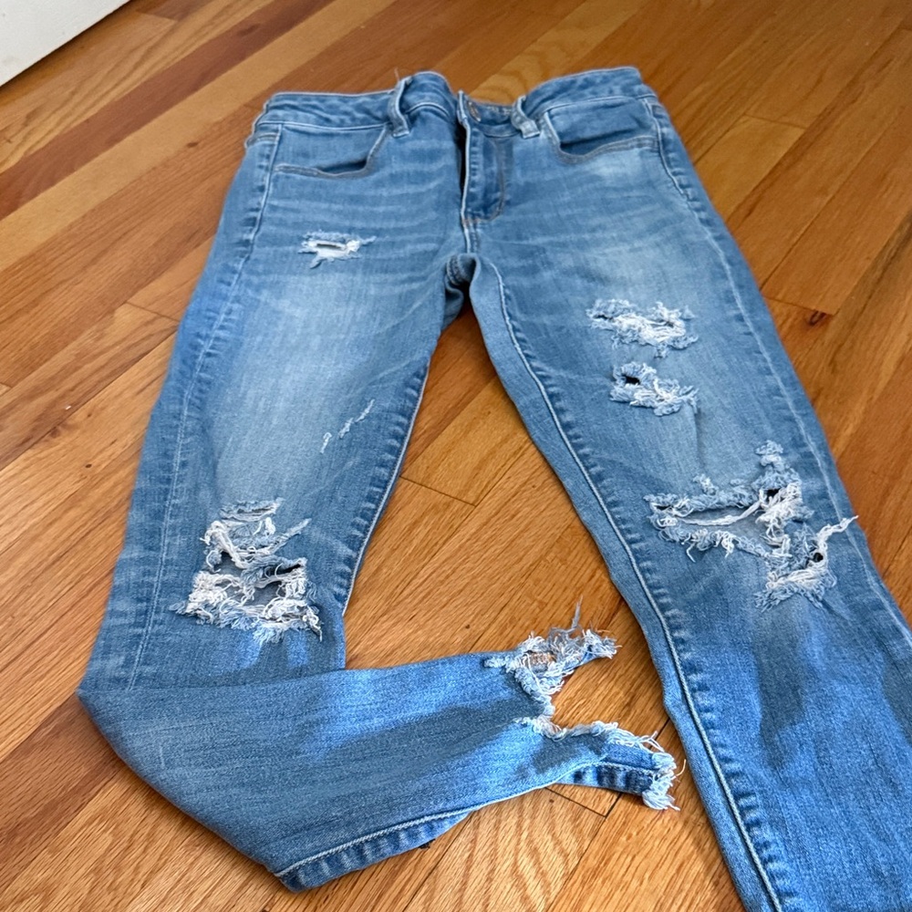 American Eagle Outfitters Light Blue Distressed Skinny Jeans